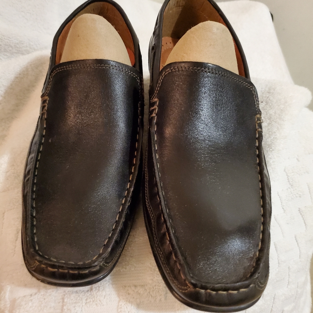 NWOT men comfort leather loafers 13M